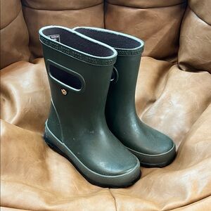 BOGS Bloom rain boots. Barely worn. Size 10 toddler.